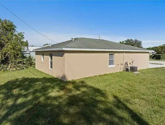1585 20th AVE SW, Vero Beach, FL 32962