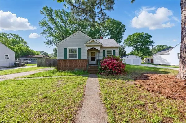 622 Temple LN, Newport News, VA 23605