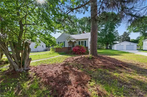 622 Temple LN, Newport News, VA 23605