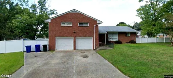 17 Warren DR, Newport News, VA 23608
