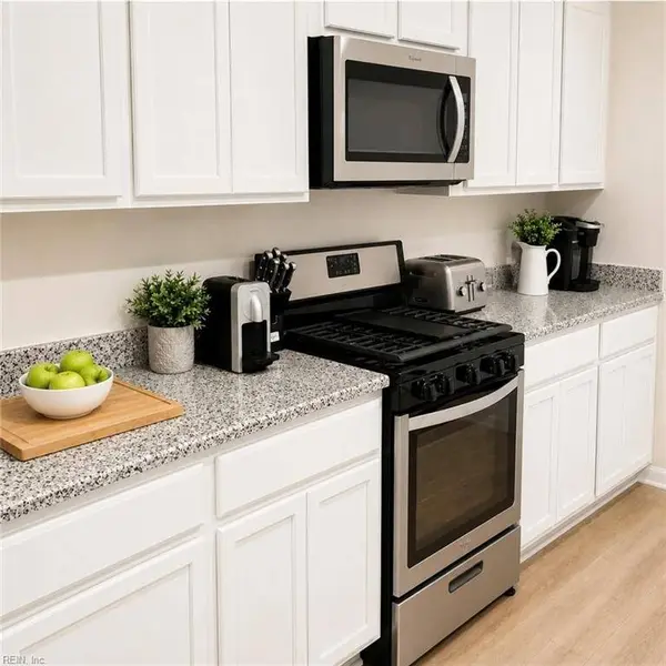 1510 Waltham LN, Newport News, VA 23608