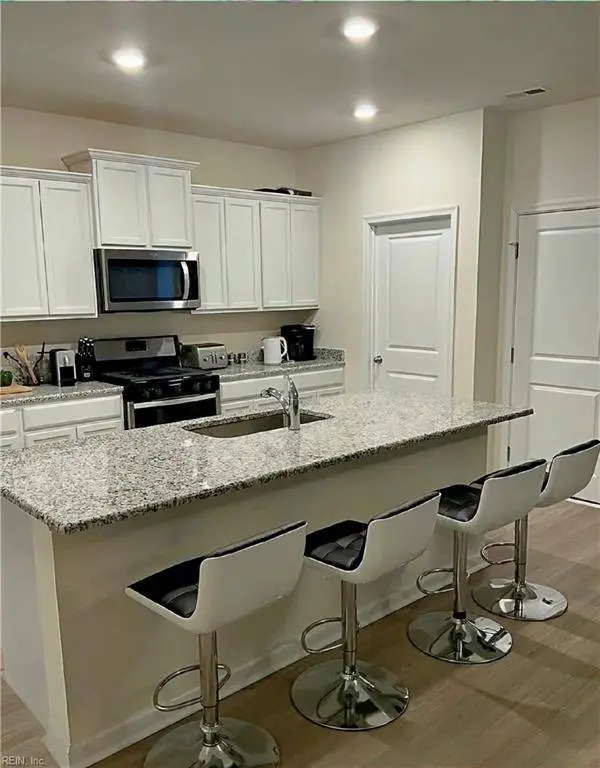1510 Waltham LN, Newport News, VA 23608