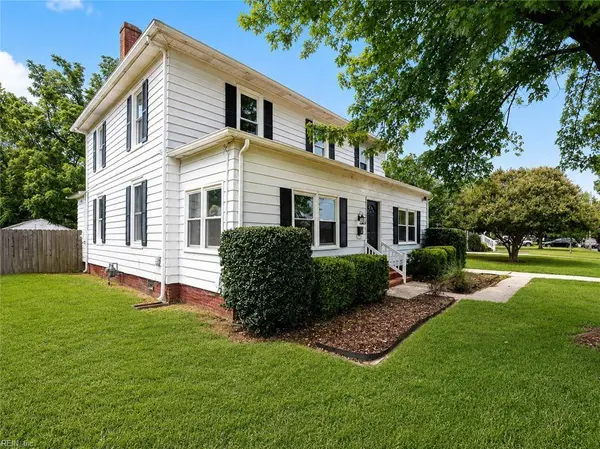 498 Romayne DR, Newport News, VA 23602