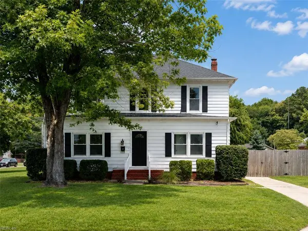 498 Romayne DR, Newport News, VA 23602
