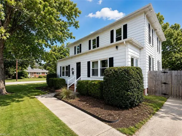 498 Romayne DR, Newport News, VA 23602