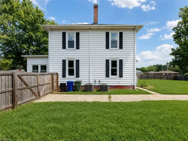 498 Romayne DR, Newport News, VA 23602