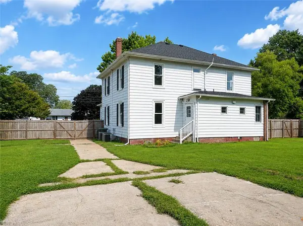 498 Romayne DR, Newport News, VA 23602