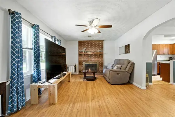 237 Stubbs DR, Chesapeake, VA 23323