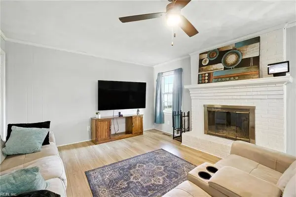 5213 Rolleston DR, Virginia Beach, VA 23464