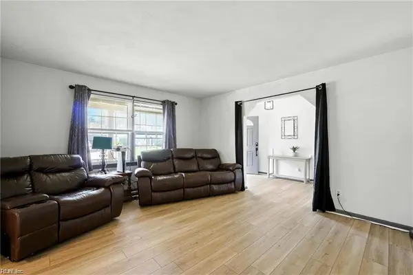 5213 Rolleston DR, Virginia Beach, VA 23464