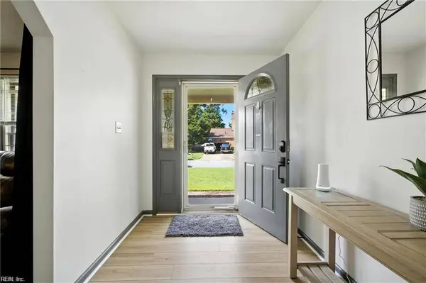5213 Rolleston DR, Virginia Beach, VA 23464