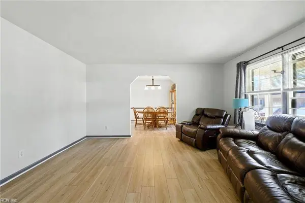 5213 Rolleston DR, Virginia Beach, VA 23464