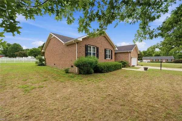 308 Meadow CIR, Emporia, VA 23847