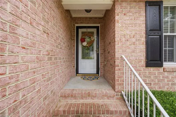 308 Meadow CIR, Emporia, VA 23847