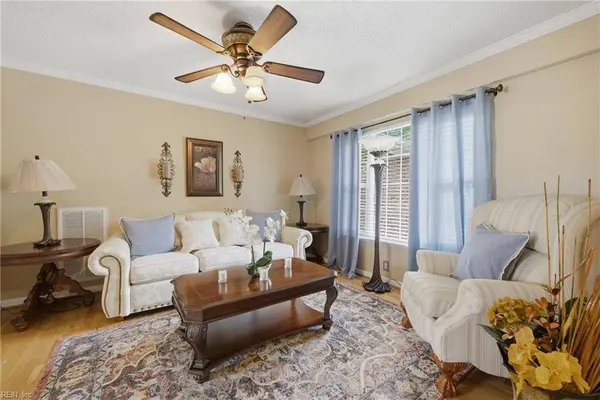 308 Meadow CIR, Emporia, VA 23847