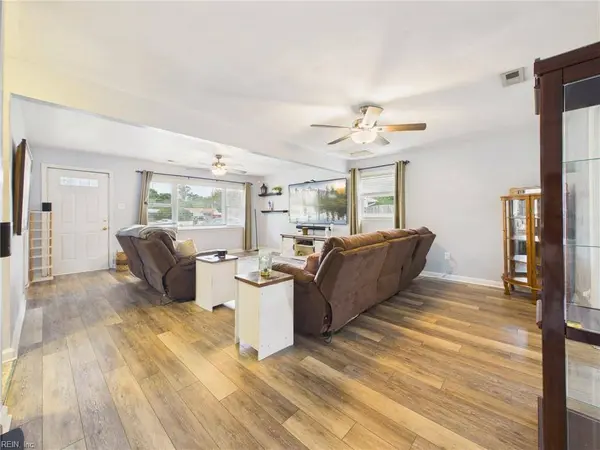 669 Raff CT, Virginia Beach, VA 23462