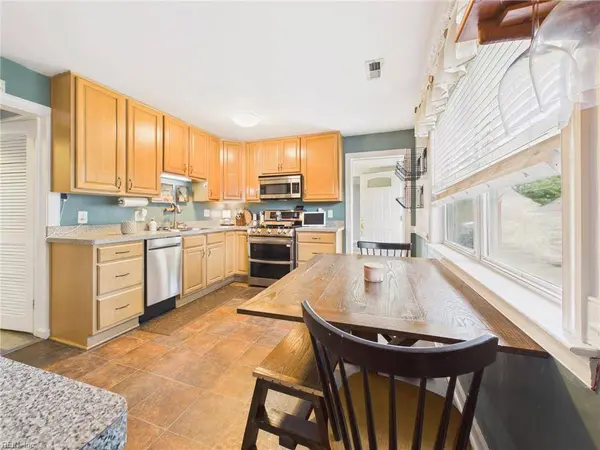 669 Raff CT, Virginia Beach, VA 23462