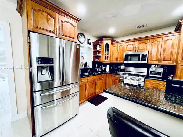 1245 SW 85th Ave, Miami, FL 33144