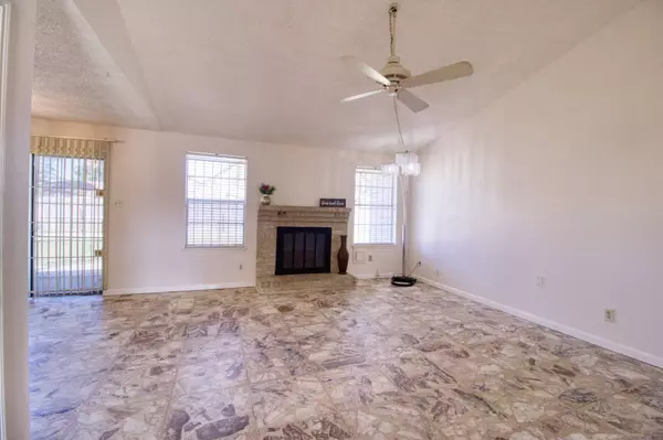 12119 Crystalwood DR, Houston, TX 77013