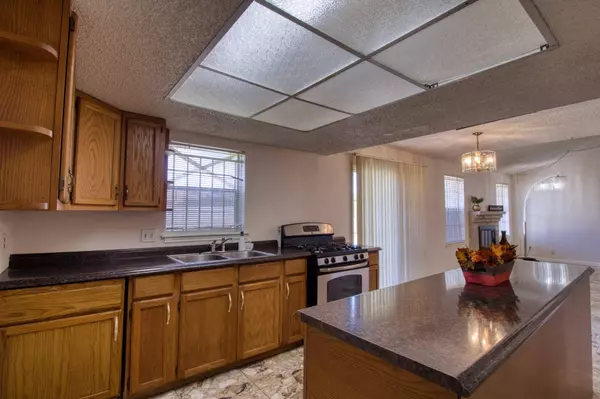 12119 Crystalwood DR, Houston, TX 77013