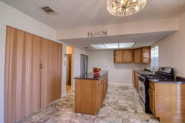 12119 Crystalwood DR, Houston, TX 77013