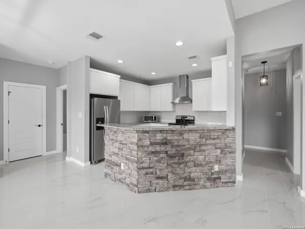 11319 Par One, San Antonio, TX 78221