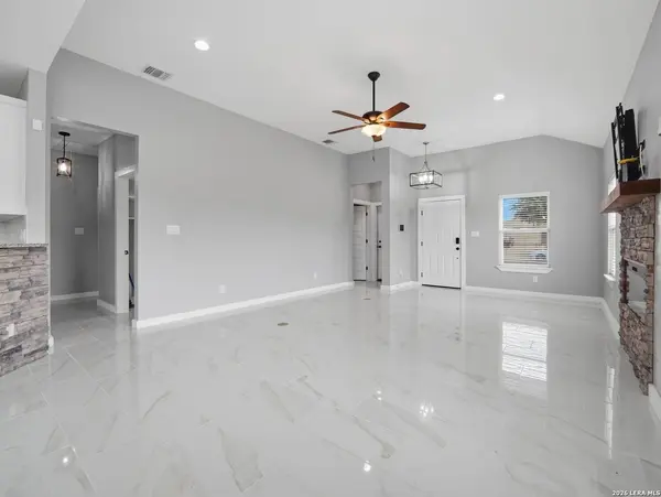 11319 Par One, San Antonio, TX 78221