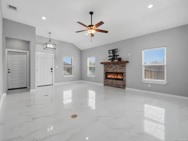 11319 Par One, San Antonio, TX 78221