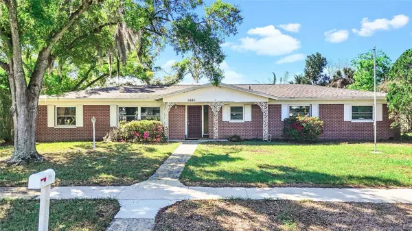 1601 LARK LN, Brandon, FL 33510