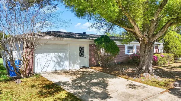 1601 LARK LN, Brandon, FL 33510