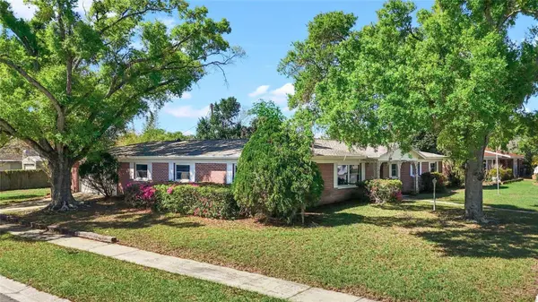 1601 LARK LN, Brandon, FL 33510