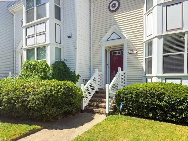17 Palmerston DR, Hampton, VA 23669