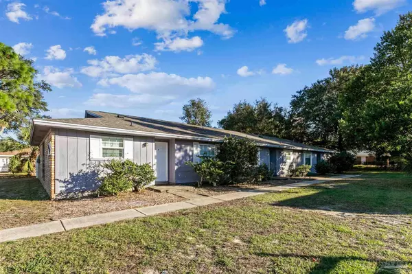 3382 Green Briar Cir, Gulf Breeze, FL 32563