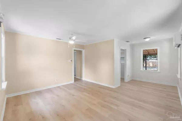 1105 S Old Corry Field Rd, Pensacola, FL 32507