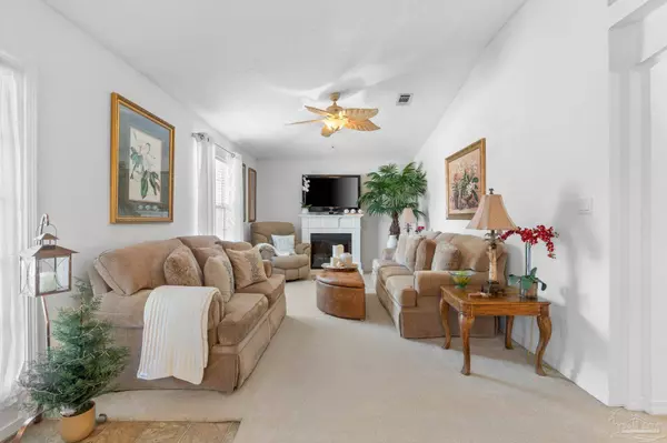 6459 Garden Dr, Gulf Breeze, FL 32563