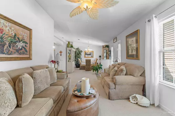 6459 Garden Dr, Gulf Breeze, FL 32563