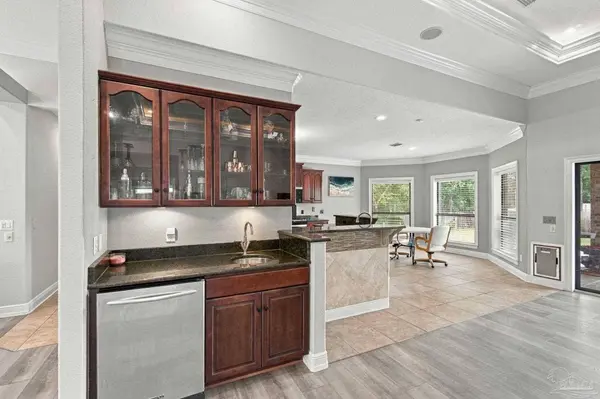 2064 Sundown Dr, Navarre, FL 32566