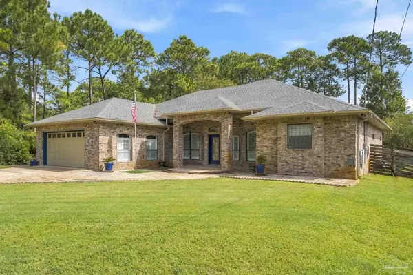 2064 Sundown Dr, Navarre, FL 32566