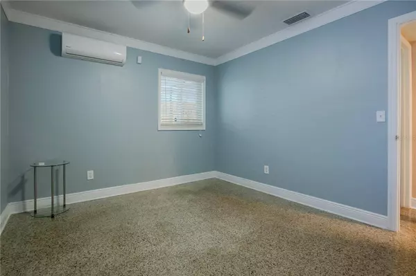 5803 CRESTHILL DR, Tampa, FL 33615