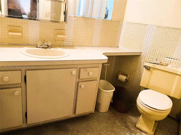 18760 NE 18th Ave #235, Miami, FL 33179