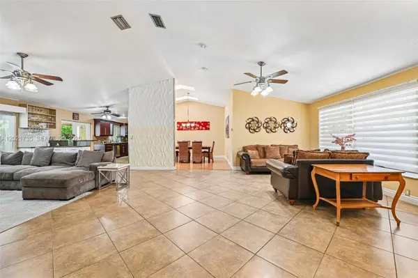 483 NW 107th Ave, Coral Springs, FL 33071