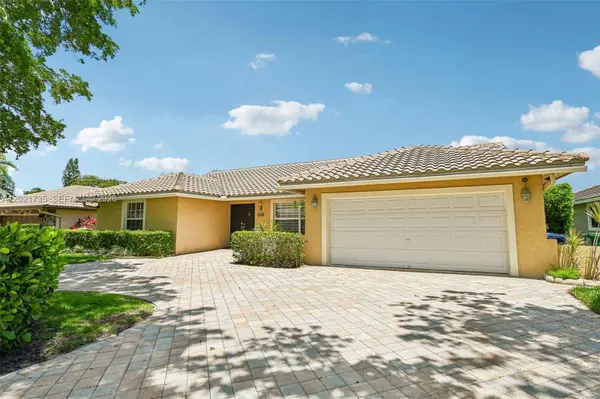 483 NW 107th Ave, Coral Springs, FL 33071