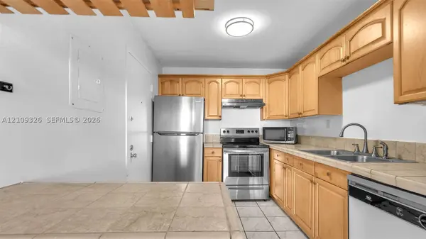 4675 W 18th Ct #612, Hialeah, FL 33012