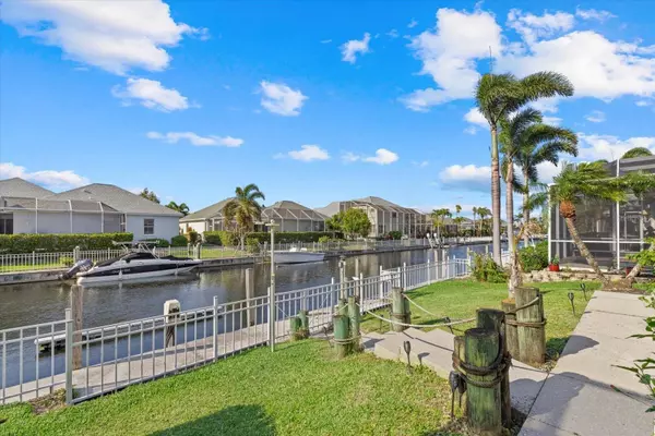 4715 SPINNAKER DR, Bradenton, FL 34208