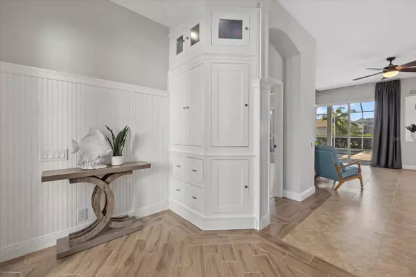 4715 SPINNAKER DR, Bradenton, FL 34208