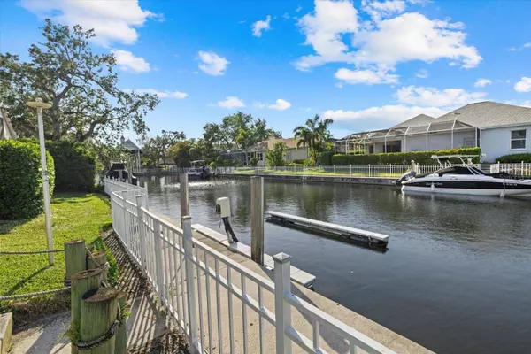 4715 SPINNAKER DR, Bradenton, FL 34208