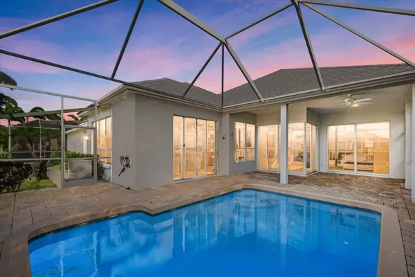 4715 SPINNAKER DR, Bradenton, FL 34208