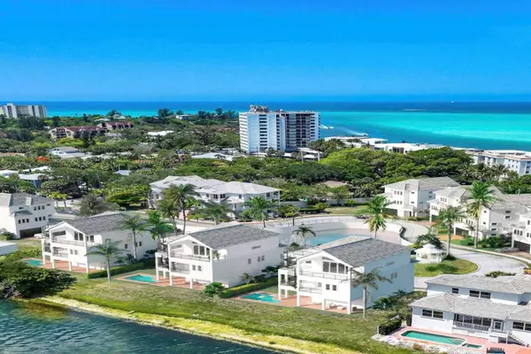 6913 BOCHI CIR, Sarasota, FL 34242