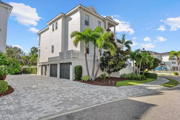 6925 BOCHI CIR, Sarasota, FL 34242