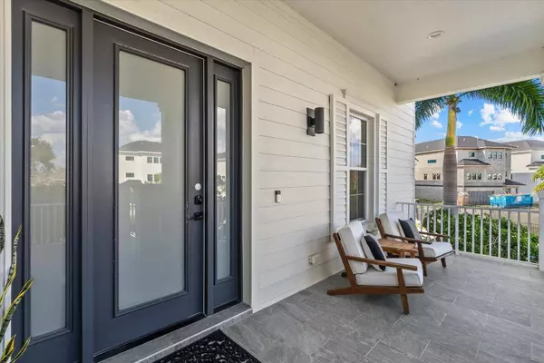 6925 BOCHI CIR, Sarasota, FL 34242